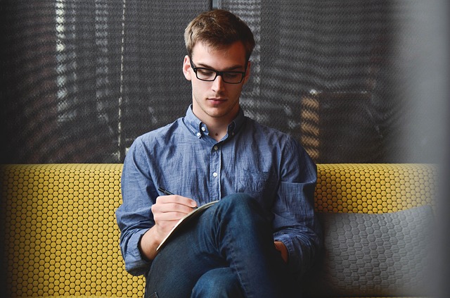 Young professional en stress StressCentrum.nl